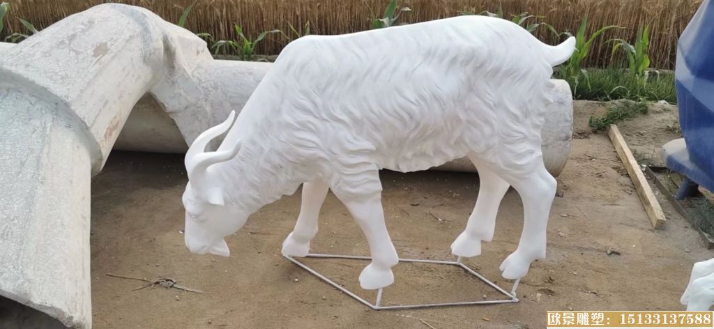 玻璃钢动物羊雕塑5