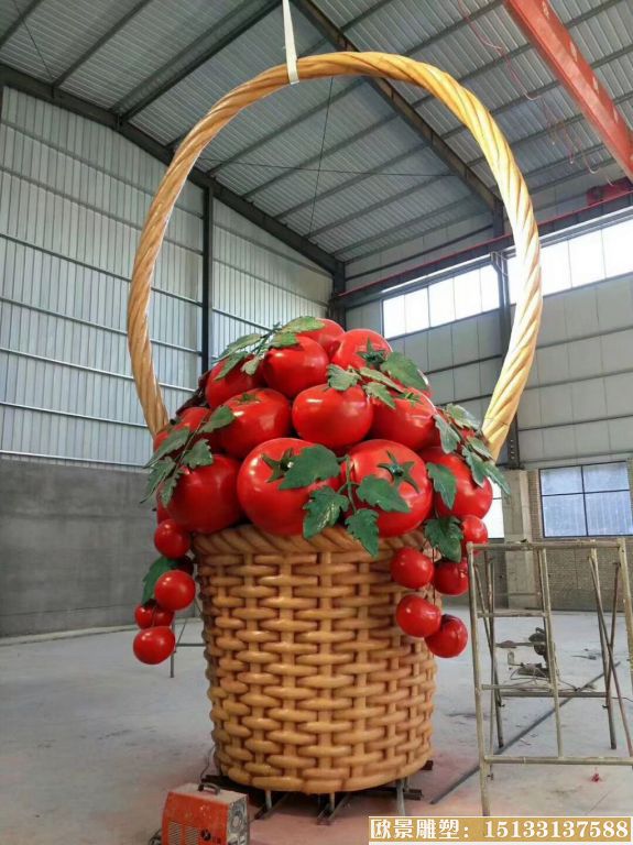 玻璃钢番茄篮子雕塑厂家 西红柿篮雕塑